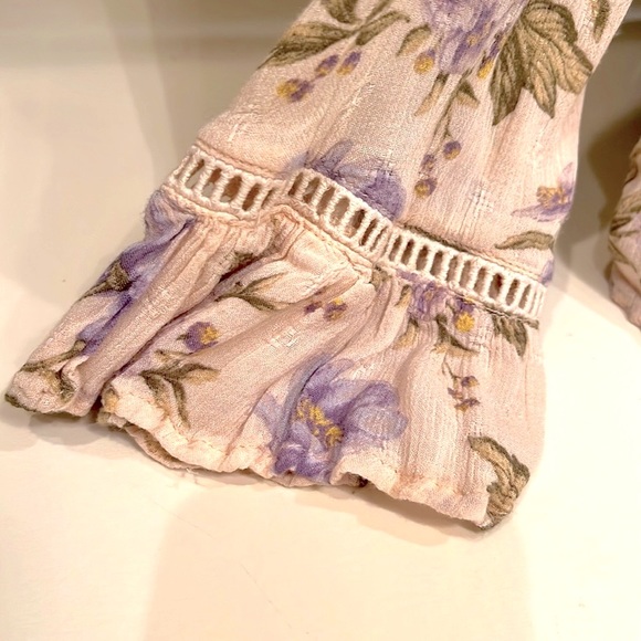 American Eagle Floral Crochet Tie Cropped V Neck Buttoned Beige Blouse Size XS - Picture 5 of 9